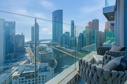 Savis Home -Radiant Dubai Ain & Marina View - image 11