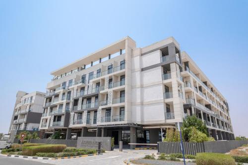 Spacious Studio in Dubai South - image 5