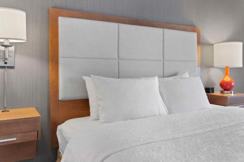 Hampton Inn And Suites By Hilton Columbus Scioto Downs Oh - image 11