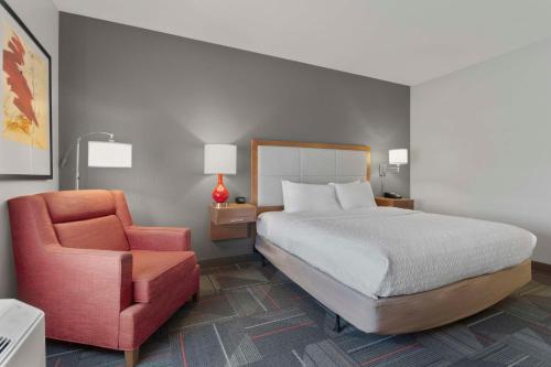 Hampton Inn And Suites By Hilton Columbus Scioto Downs Oh - image 12
