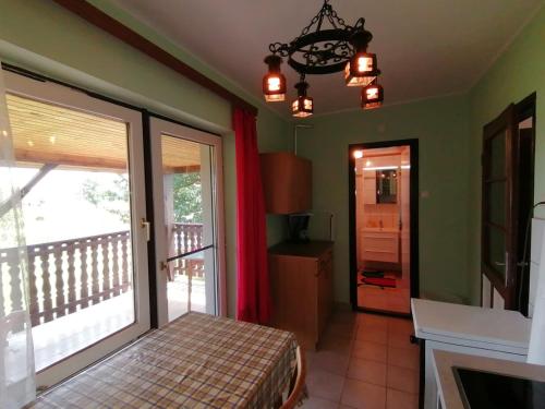 Romantisches Ferienhäuschen in den Weinbergen von Garabonc mit schöner Aussicht (Romantisches Ferienhauschen in den Weinbergen von Garabonc mit schoner Aussicht) in 高勞邦茨