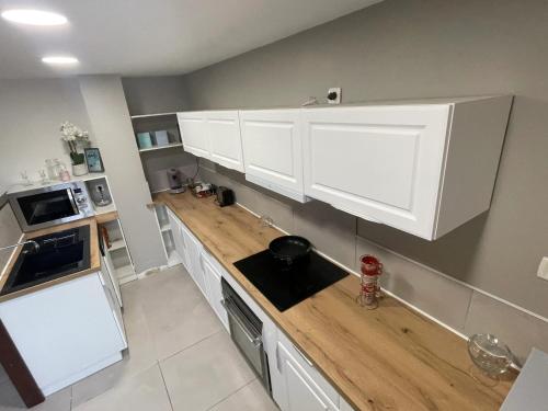 keuken, Maison moderne à Ancourt avec parking privé (Maison moderne a Ancourt avec parking prive) in Ancourt