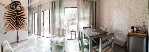 Emdoneni Lodge with Zululand Cat Conservation Project Emdoneni Lodge with Zululand Cat Conservation Project