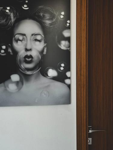 J Maluni City Hotel - image 10