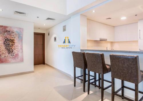 Luxurious 2 Bed Next to Burj Khalifa, Hosted by Desert City Stays, Dubaï (photo 7)