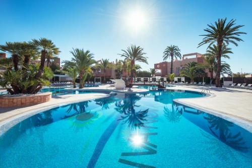 Oliva Nova Beach & Golf Hotel - 수영장