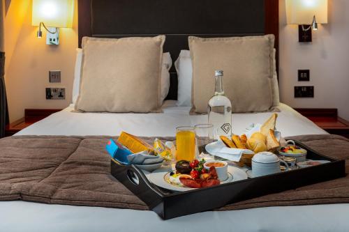 Fitzrovia Hotel - image 11