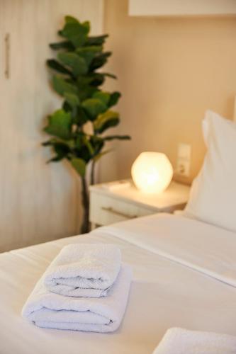 Gem of Rotonda, City View Penthouse by BiNoBi!