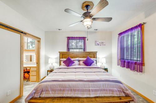 Quitman Lakefront Cabin with Screened Porch and Grill! in Mineola (TX)