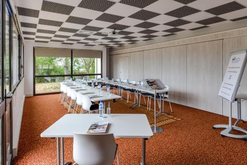 Brit Hotel Rennes Cesson - image 8