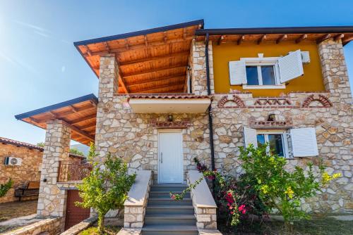 Siar The Large Villa by PikHost in Borsh