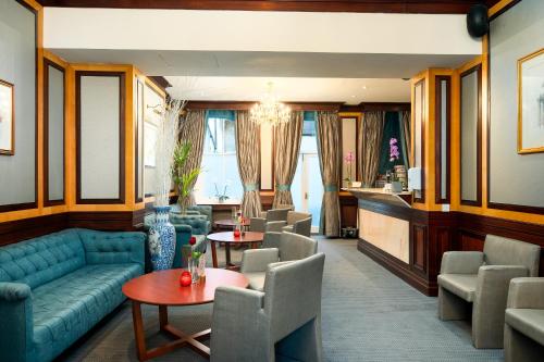Langham Court Hotel - image 3