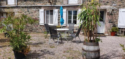 Longère à la campagne, à proximité de la mer cottage Manoir de Botminy