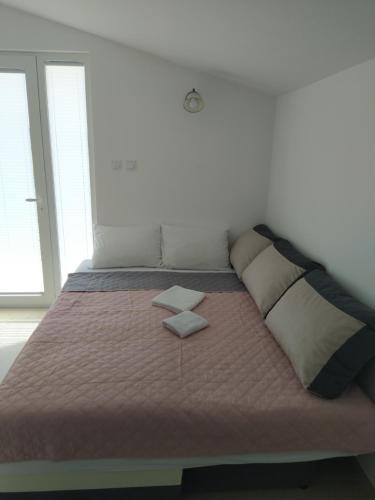 Hostel Vera - Airport Podgorica - image 8