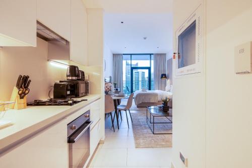 Marquise Square Studio Business Bay - image 9