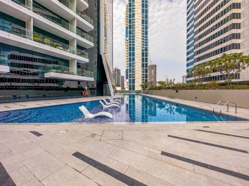 Marquise Square Studio Business Bay - image 6