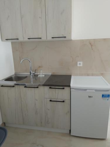 Hostel Vera - Airport Podgorica in Подгоріца