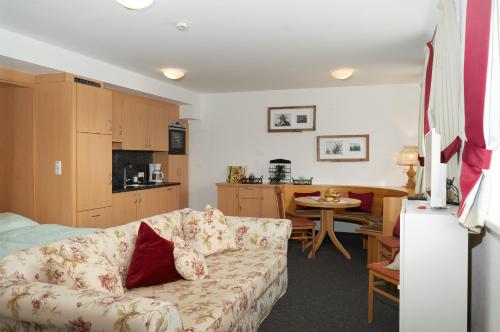 Accommodation in Navis