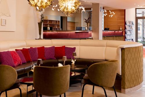 לובי, Vitalhotel der Parktherme - inkl Thermeneintritt & Sauna in באד רדקרסבורג
