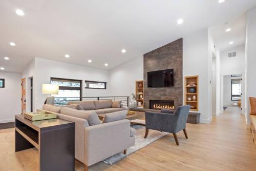 The Lake House on Lake Pend Oreille