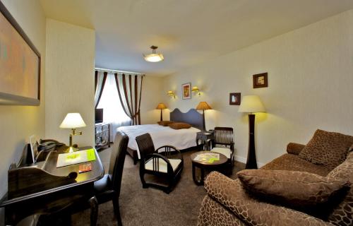 Logis Hôtel Auberge de la truffe Hotel de charme Sainte-Eulalie-d'Ans