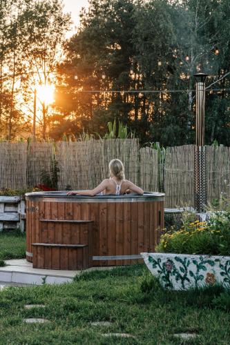 Garden, Siedlisko Niezapominajka - domek z basenem i balia in Ostrow Mazowiecka