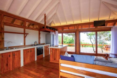 virtuve, Aloha 15 Cottage in I. Chavane