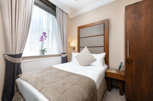 Langham Court Hotel - image 6