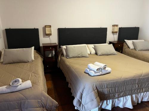 1 double bed, 2 twin beds