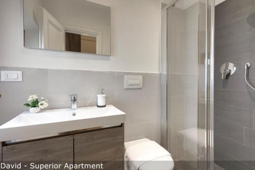 Mamo Florence – David & Buonarroti Apartments - Tap to explore photos