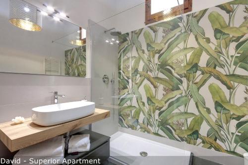 Superior Apartment image 3