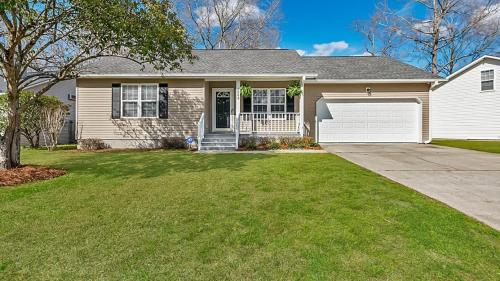 Lavender Escape, Near The Airport & Restaurants near Middleton Place