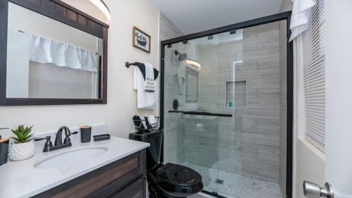 Convenient Modern Villa, 3 Beds, Near Everything in Charleston, USA