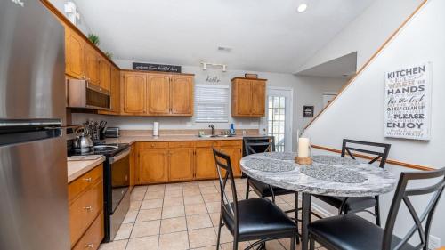 Lavender Escape, Near The Airport & Restaurants near Middleton Place