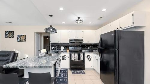 Convenient Modern Villa, 3 Beds, Near Everything in Charleston, USA