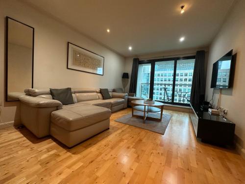 Horizon Canary Wharf Apartments - image 8