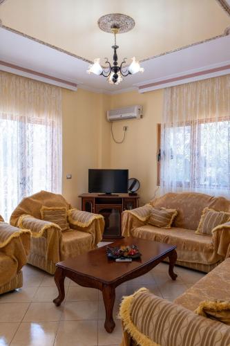 Two-Bedroom Villa image 9