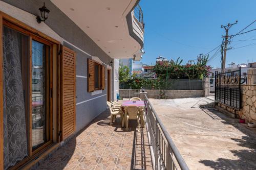 Two-Bedroom Villa image 4