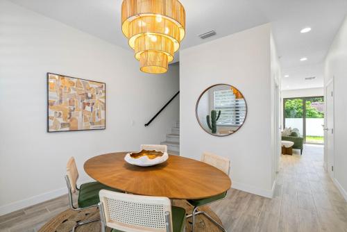 Close to DT Tampa Newly Designed Fully Stocked Kitchen in Tampa, USA