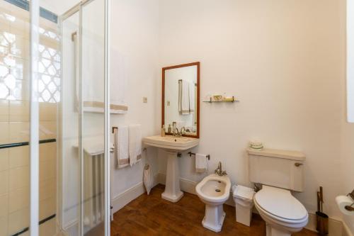Book the Large Twin Room Large Twin Room