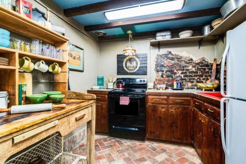 Historic Old Bank with Vault in Downtown Scott in Scott