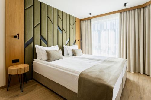 1 king bed, 1 futon bed
