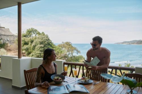 585710388 Ysuri Sayulita - Beachfront Hotel