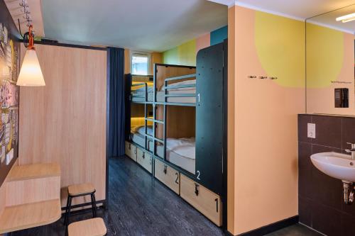ONE80° Hostels Berlin - image 4