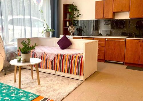 Free Parking - Green studio Apartment - private - ground floor - Near Center, Prague