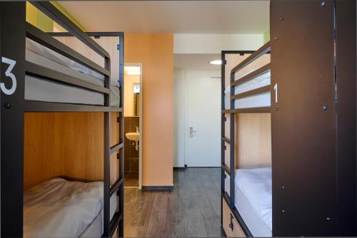 Bed in 8-Bed Dormitory Room image 3
