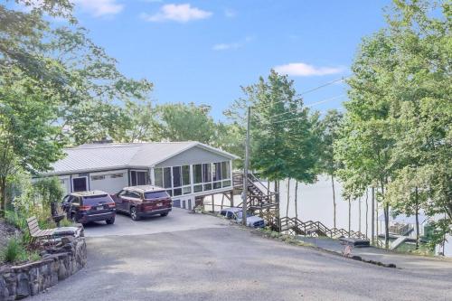 Lakefront Paradise Island