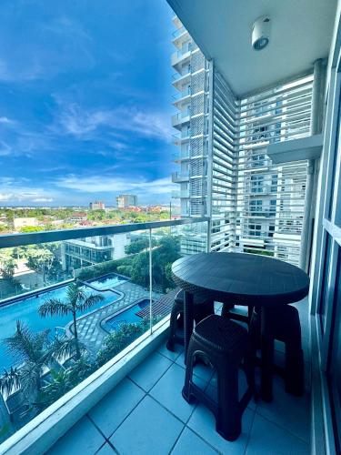 Luxury Pool View Megaworld Iloilo Luxury Pool View Megaworld Iloilo