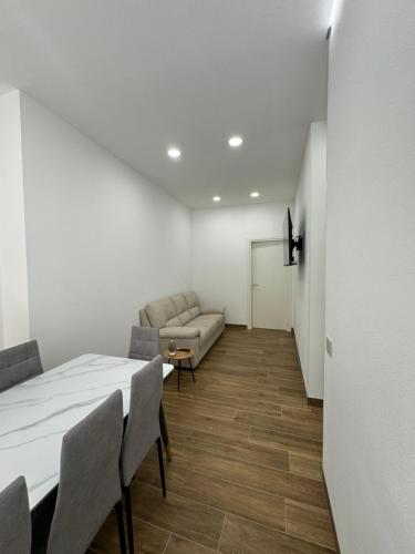 Casa Bedda - INTERA CASA CON 3 CAMERE CON BAGNO PRIVATO, ARIA CONDIZIONATA E NO ZTL/ENTIRE APARTMENT WITH 3 BEDROOMS WITH PRIVATE BATHROOM, AIRCON AND NO LTZ, Castellammare del Golfo (fotografie 7)