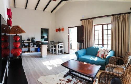 Emdoneni Lodge with Zululand Cat Conservation Project Emdoneni Lodge with Zululand Cat Conservation Project